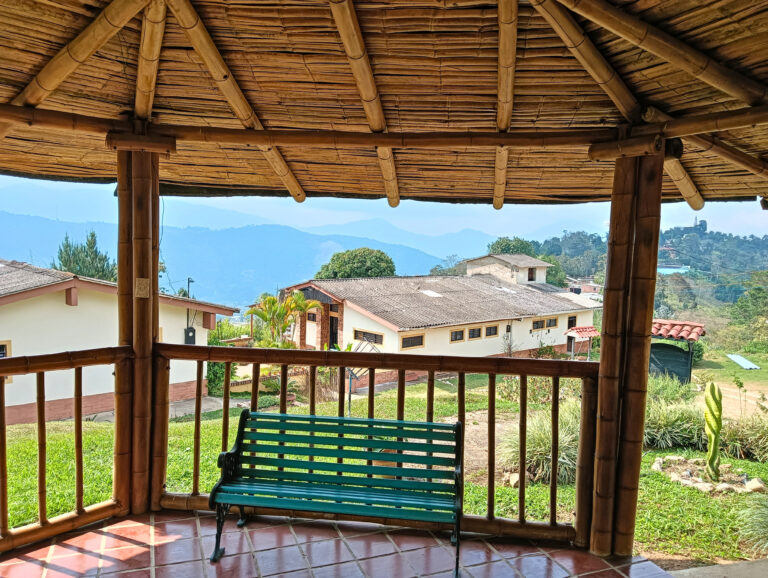 Áreas comunes con acabados rústicos